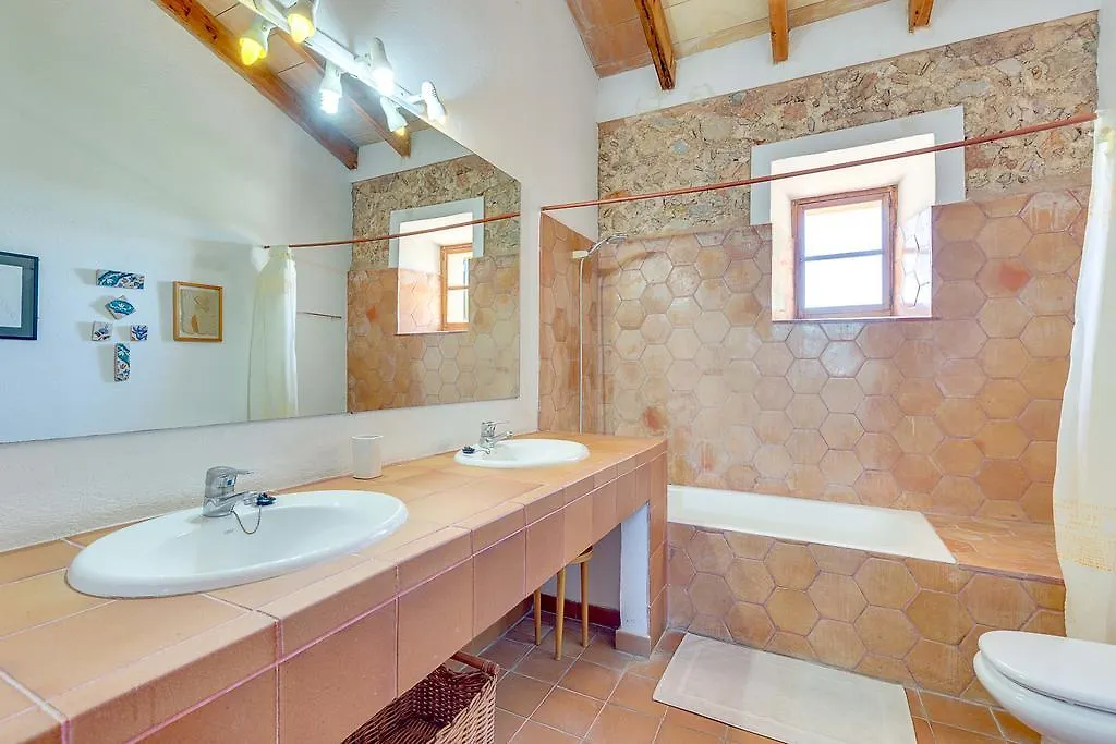 Finca Aubons Sa Pobla Spain