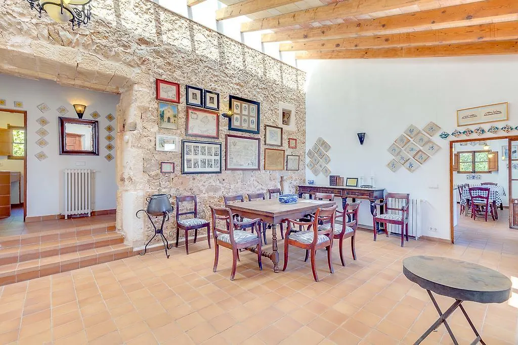 Finca Aubons Sa Pobla Spain